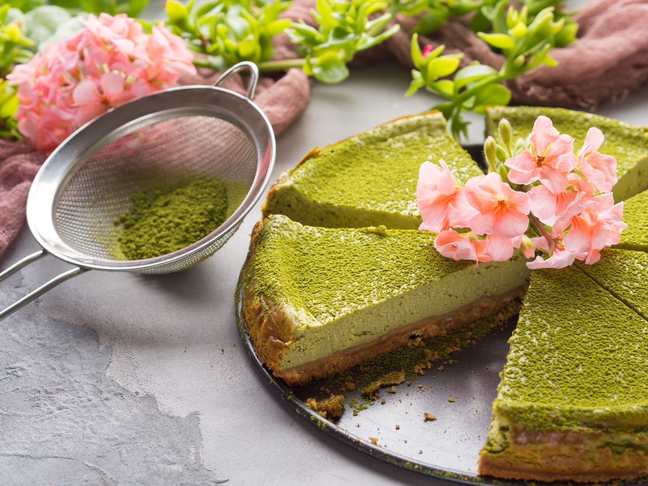 No-bake matcha cheesecake: A tasty tribute to Tim Burton