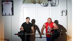 Pochwalił się rekordami. Tyle Nawrocki wyciska na ławeczce