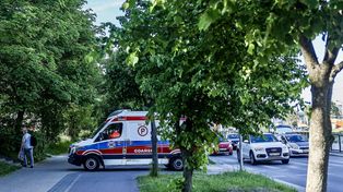 Groźny wypadek w Gdańsku. Pieszy wbiegł wprost pod motocykl na ul. Bulońskiej