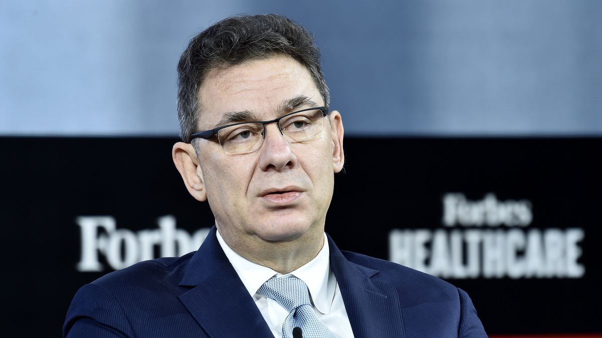 Szczepionka na koronawirusa. Na zdjęciu dyrektor generalny Pfizera Albert Bourla.