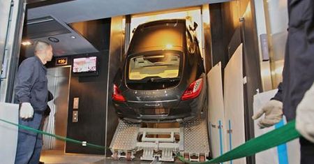 Porsche Panamera wciągnięte na 94 piętro!