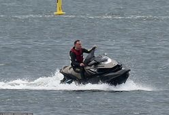 Andrzej Duda na urlopie. Prezydent jeździ na skuterze wodnym i spaceruje po plaży