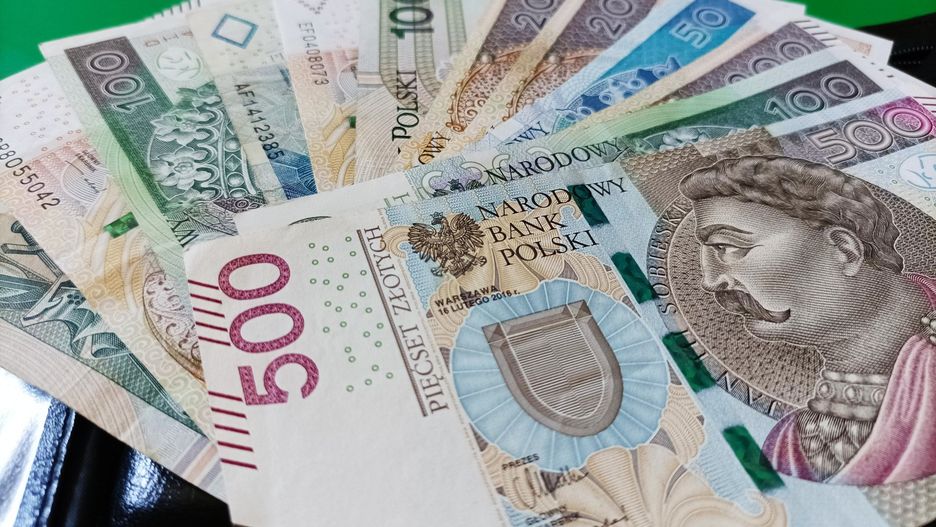 Rozporządzenie Rady Ministrów, opublikowane 15 września w Dzienniku Ustaw, wyznacza płacę minimalną na poziomie 4806 zł brutto miesięcznie