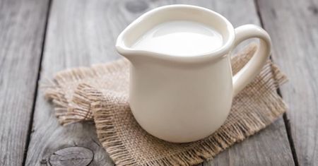 Śmietanka w płynie z utwardzonym olejem roślinnym i proteinami soi