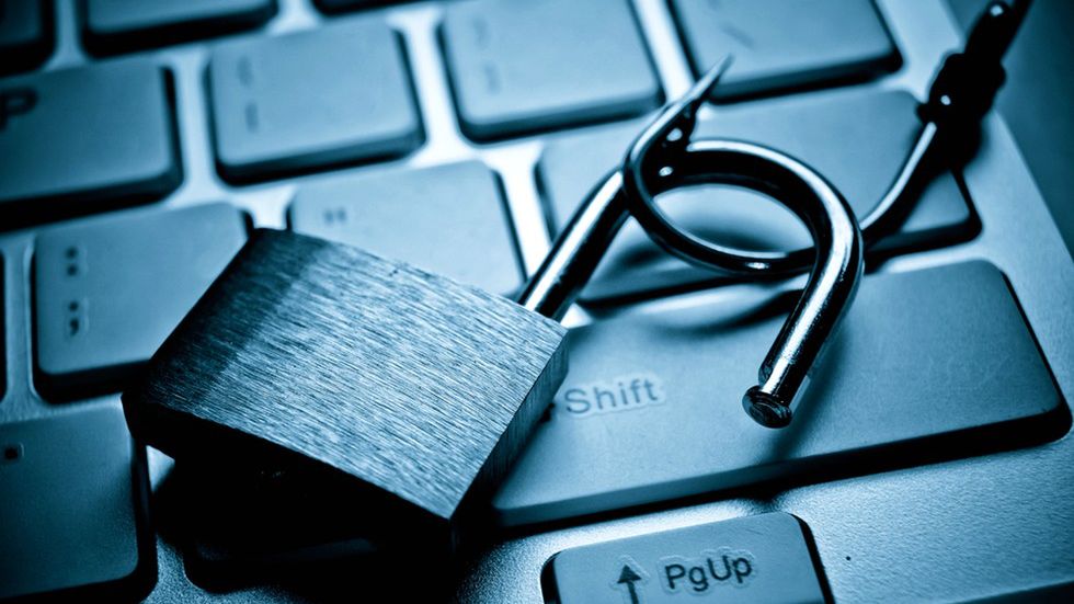 Prywatność w internecie: jak o nią zadbać? Poznaj 5 prostych trików 1