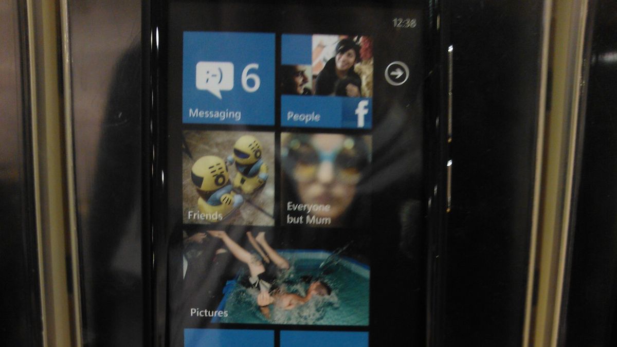 Nokia Lumia 800 - hit czy kit? Obniżka cen prawdopodobna 1