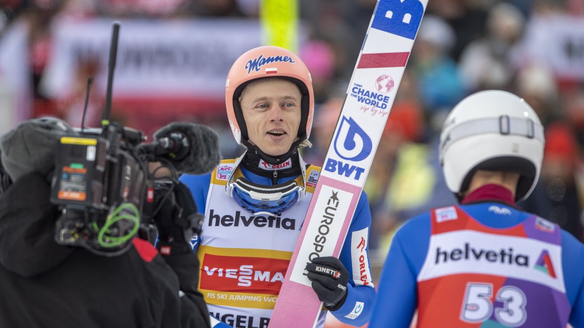 PAP/EPA / URS FLUEELER / Na zdjęciu: Dawid Kubacki i Piotr Żyła