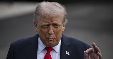 Trump uznał Antifę za organizację terrorystyczną. "Chora, groźna"