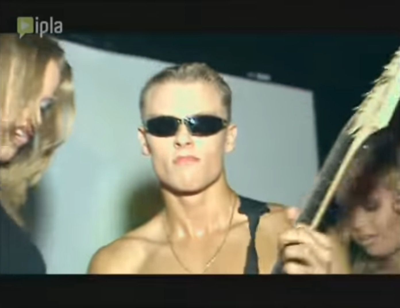 Młody Rafał Brzozowski w teledysku disco polo 