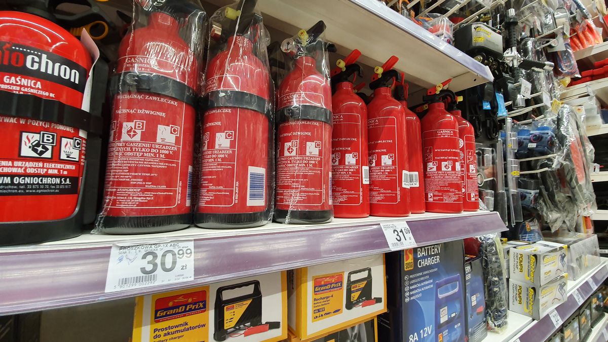 Sklepy motoryzacyjne oferują obniżki z okazji Black Friday.