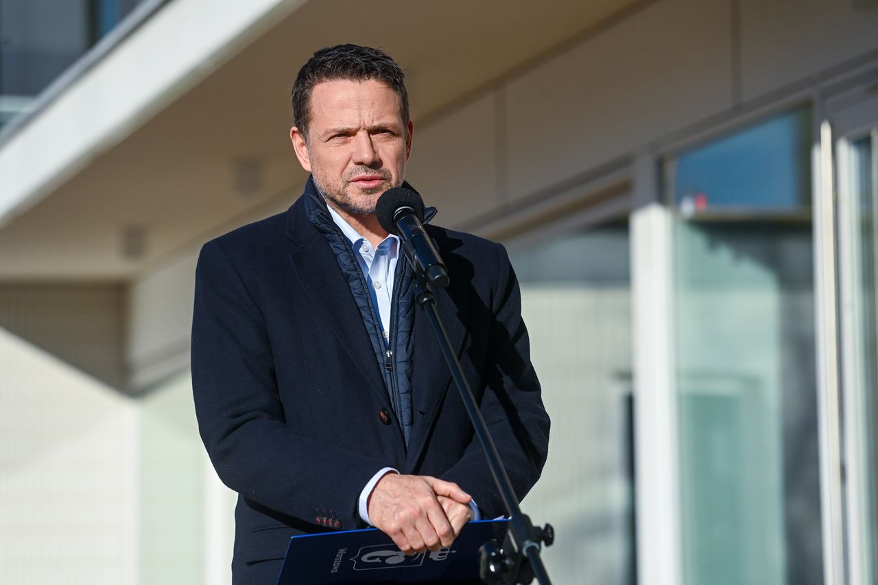 Trzaskowski zakpił z Morawieckiego. Nagle wybuchnął śmiechem