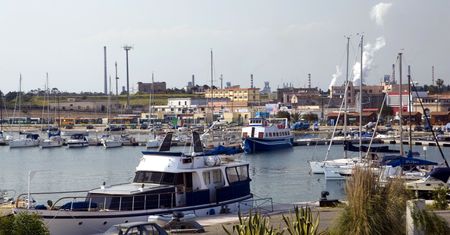 Opanowany przez Chińczyków włoski port przejmie polskie konsorcjum?