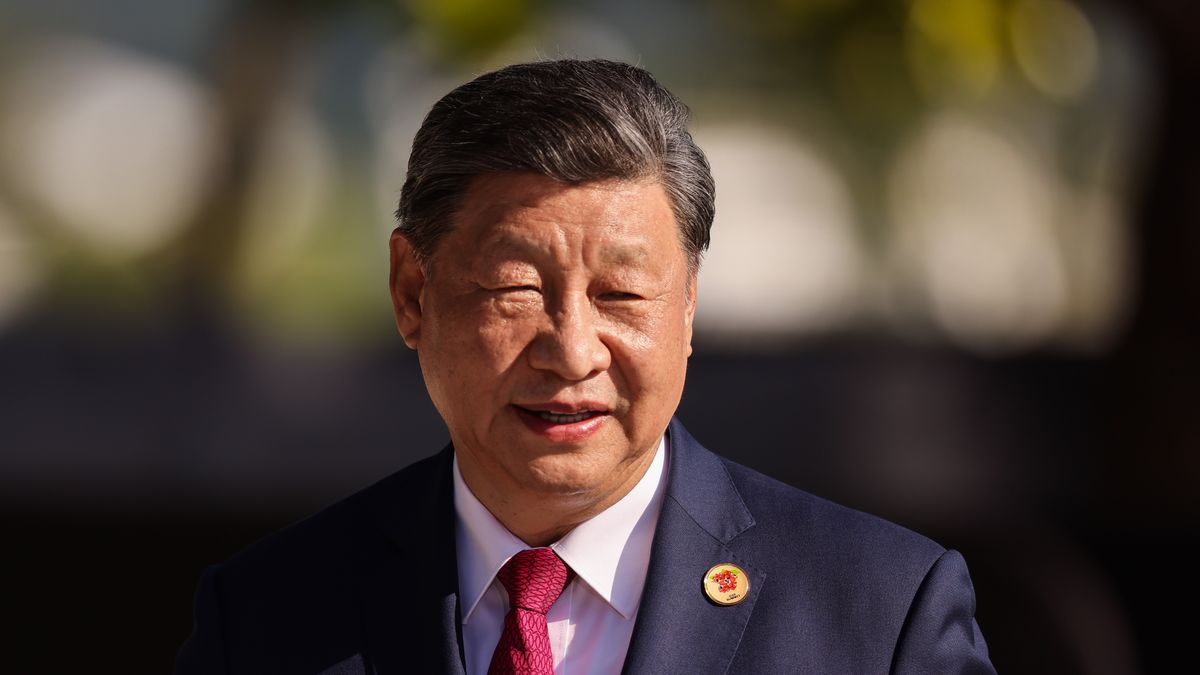 RIO DE JANEIRO, BRAZIL - NOVEMBER 18: Xi Jinping president of China arrives to take part in a photo of the Global Alliance Against Hunger and Poverty as part of the G20 Summit 2024 at Museu de Arte Moderna on November 18, 2024 in Rio de Janeiro, Brazil. The 2024 G20 Summit takes place in Brazil for the first time. The event gathers leaders of the most important economies. Starvation, sustainable development or social inclusion are some of the issues to be during the summit. (Photo by Wagner Meier/Getty Images)