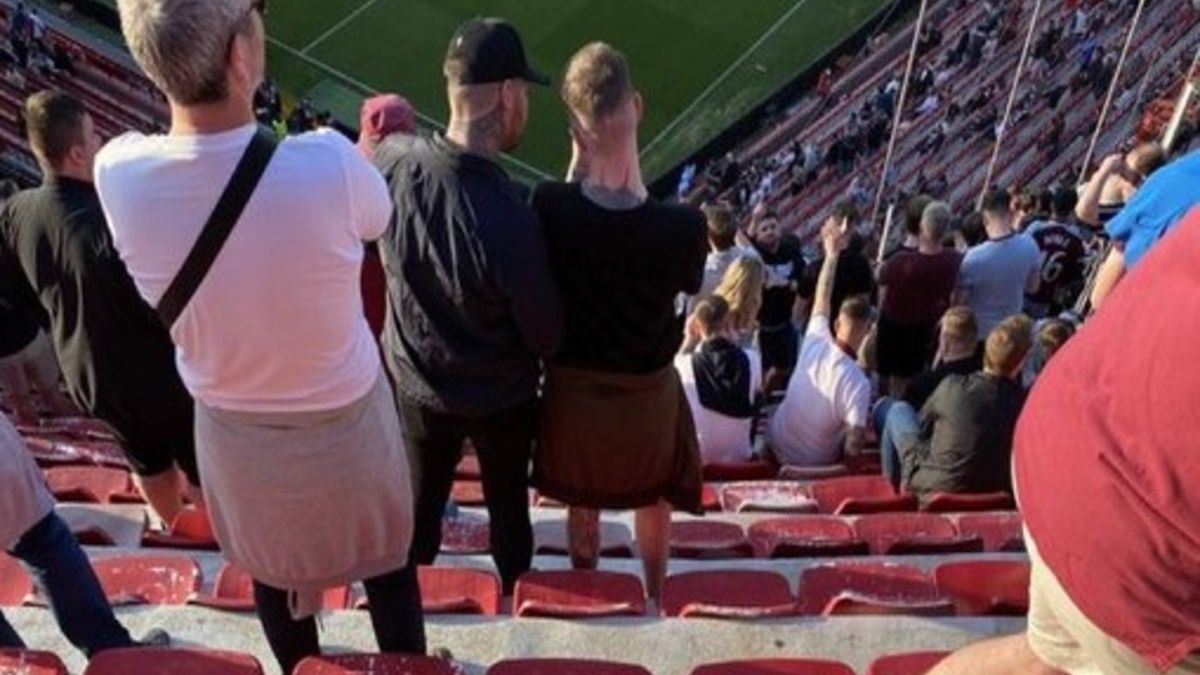 Widok z trybuny za bramką na Estadio Ramon Sanchez Pizjuan