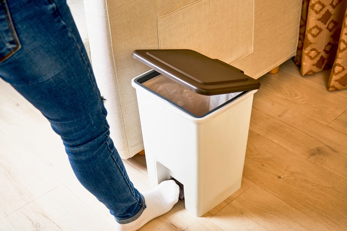 Say goodbye to smelly bins with this simple two-product trick