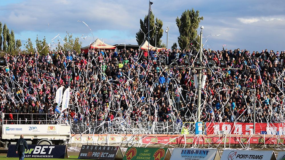 Zdjęcie okładkowe artykułu: WP SportoweFakty / Grzegorz Jarosz / Na zdjęciu: tłumy na stadionie w Gdańsku