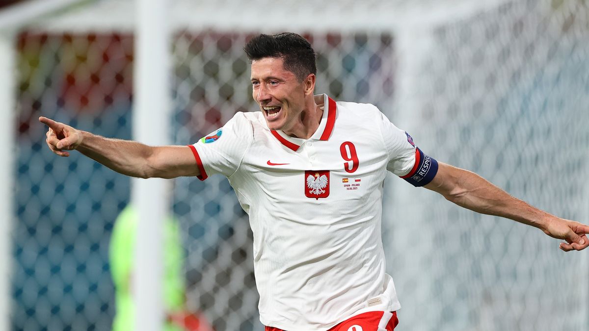 Getty Images / Fran Santiago - UEFA / Na zdjęciu: Robert Lewandowski