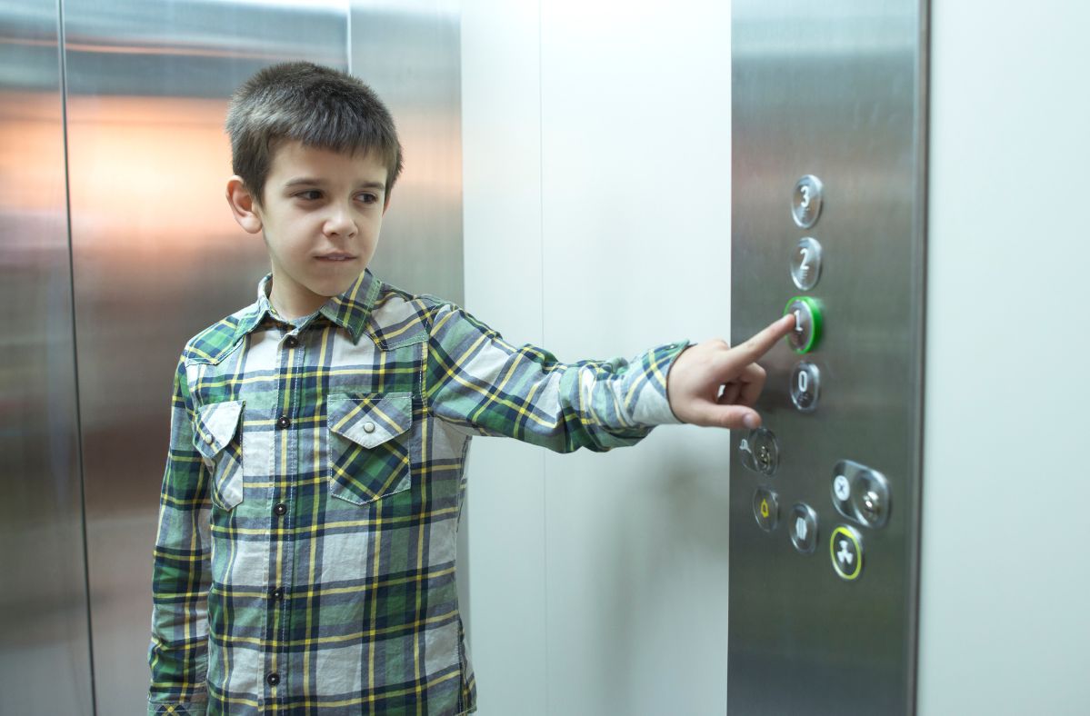 A young Russian peed on the elevator mechanism.