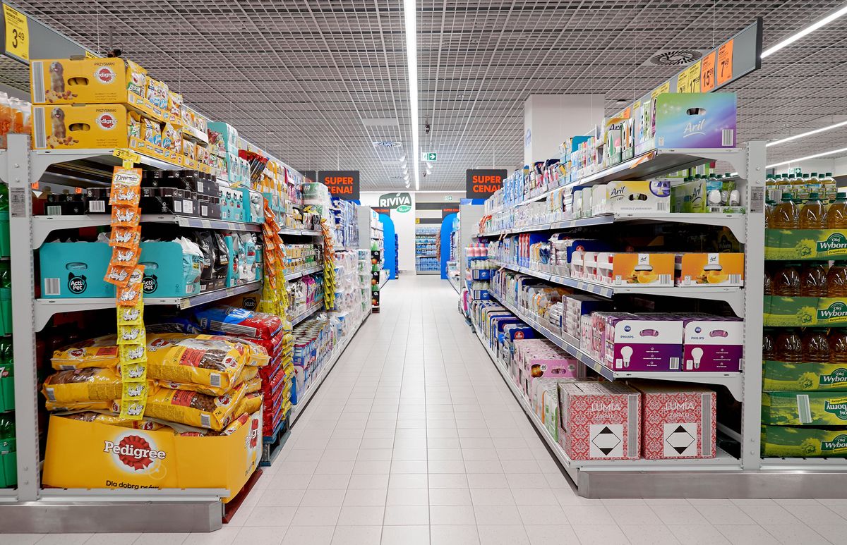 biedronka alejka sklep zakupy handel supermarket dyskont