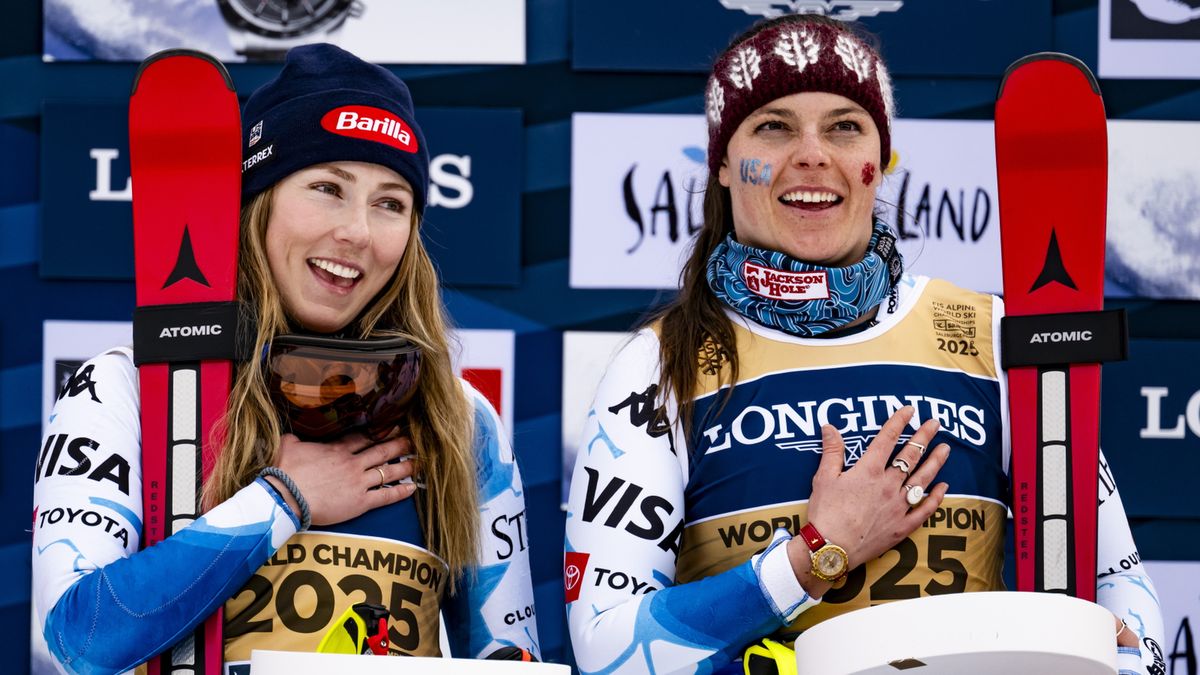 PAP/EPA / JEAN-CHRISTOPHE BOTT / Na zdjęciu od lewej: Mikaela Shiffrin i Breezy Johnson