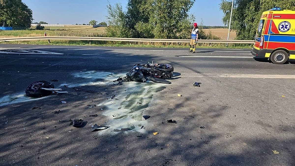 śmiertelny wypadek, motocyklista, brak uprawnień, Hyundai Nie ustąpiła pierwszeństwa. Motocyklista zginął na miejscu