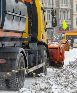 Zima w tym roku nie zaskoczyła drogowców. Sprzęt na ulicach stolicy