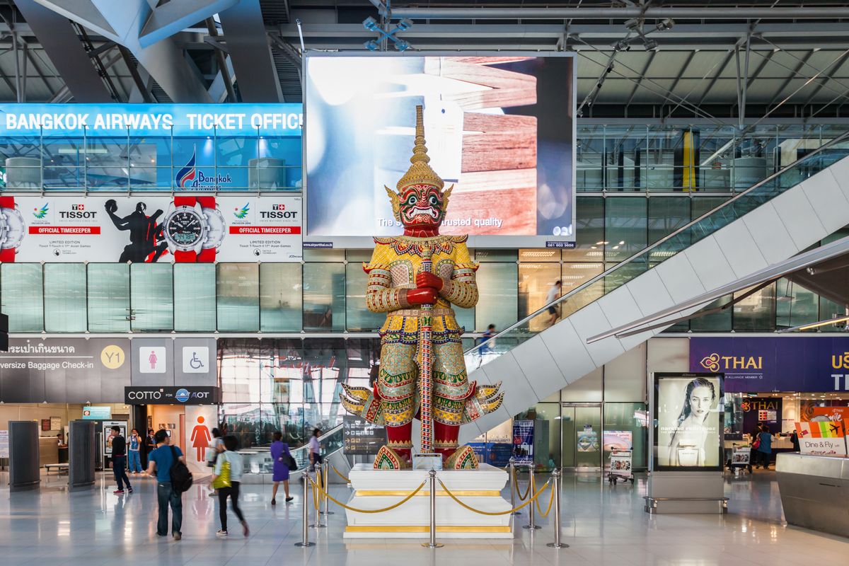 Lotnisko Suvarnabhumi w Bangkoku 