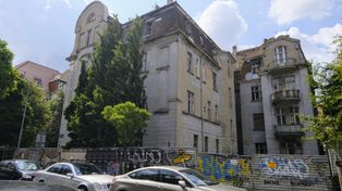 Poznań: Dawniej była symbolem luksusu, dziś stopniowo popada w ruinę. Co dzieje się z kamienicą przy ul. Mickiewicza 29?