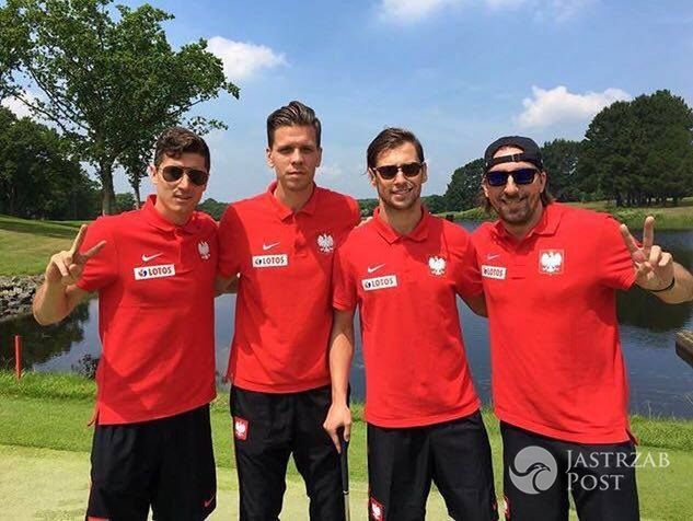 Robert Lewandowski, Wojciech Szczęsny, Grzegorz Krychowiak, Tomasz Iwan na wspólnym zdjęciu