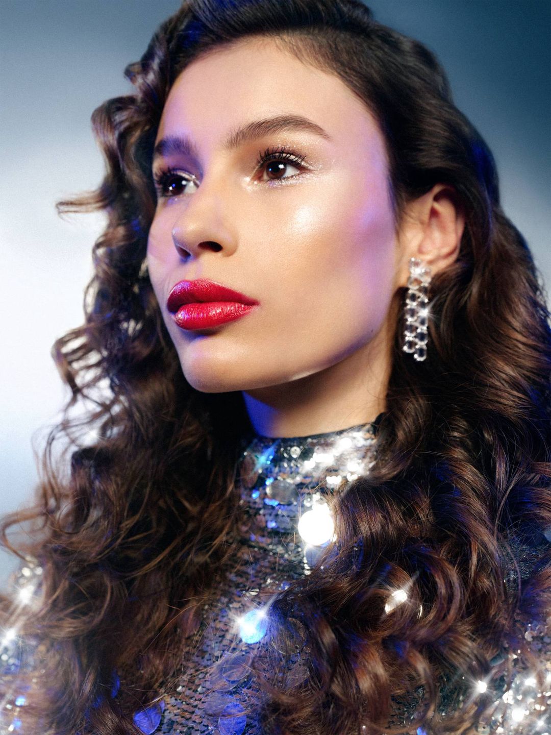 Sylwestrowy makijaż z efektem błysku 