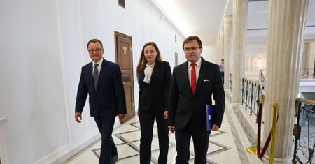 Koniec większości PiS. Jak rozłożą się głosy w Sejmie?