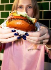 Burgermeister w Polsce już otwarty. Ile kosztują słynne burgery?