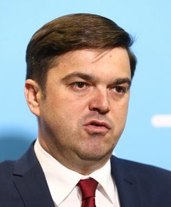 Wariant Delta. Znany lekarz krytykuje działania rządu. Rzecznik MZ: Śmieszą mnie tego rodzaju wypowiedzi