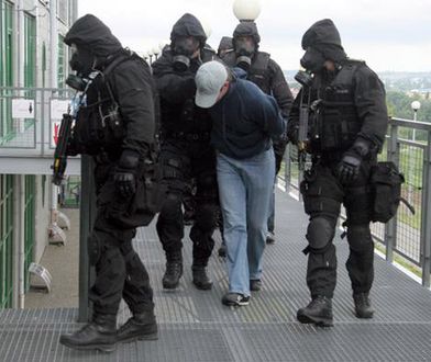 Terroryści atakują