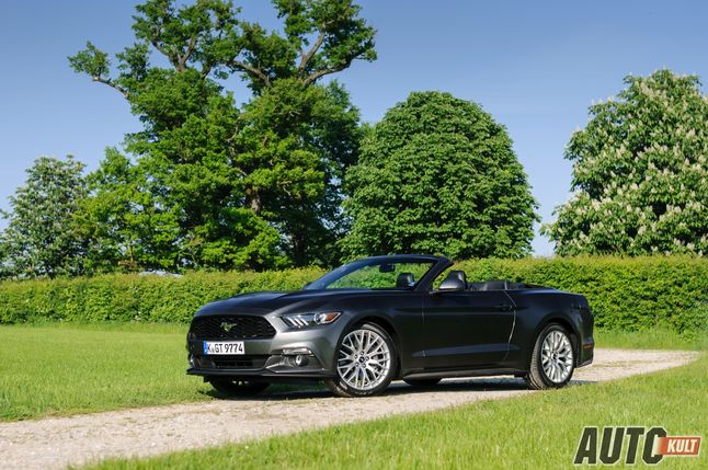 Ford Mustang 2,3 EcoBoost Convertible