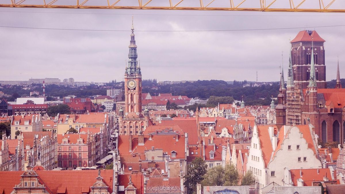 Coraz więcej osób traktuje inwestowanie w nieruchomości jako sposób na niezależność finansową.