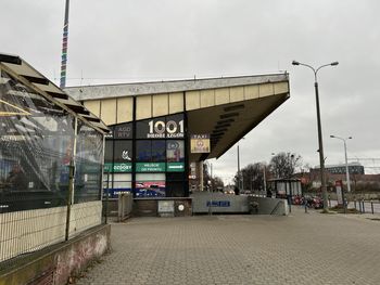 Kontrowersyjny obiekt w polskim mieście. Miał iść pod młot, stanie się... zabytkiem?