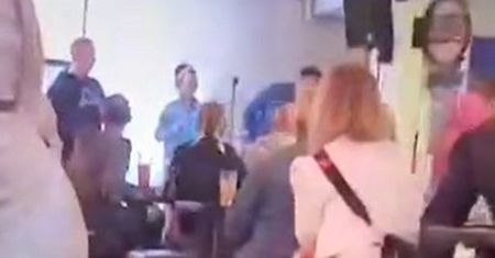 Wczasowicze byli w szoku. Nagranie z karaoke we Władysławowie