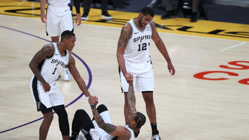 Zdjęcie okładkowe artykułu: Getty Images / Sean M. Haffey / Na zdjęciu: koszykarze San Antonio Spurs