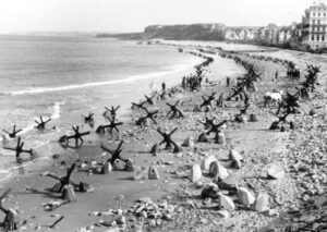 Umocnienia i przeszkody na plażach w Normandii w 1944 roku