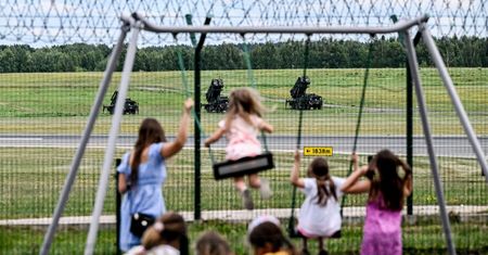 NATO zamieniło miasto w "fortecę". Wojska w gotowości