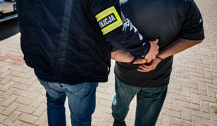 Białystok. 71-latek aresztowany. Włamał się i okradł mieszkanie