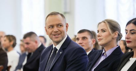 Polacy ocenili weta Nawrockiego ws. kryptowalut. Wyraźny podział w sondażu [SONDAŻ WP]
