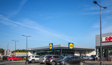 Samochód z Lidla. Niemieccy dealerzy zgłaszają sprzeciw