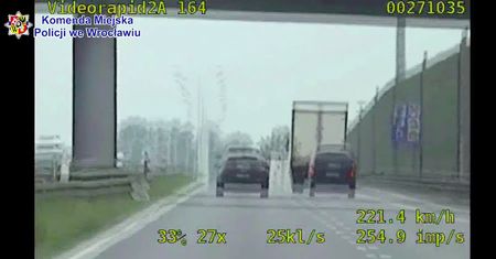 Wrocław. Mężczyzna pędził ponad 220 km/h. Dostał tylko 500 zł mandatu