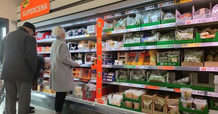 Co się dzieje w marketach przed świętami? Polacy dali się skusić