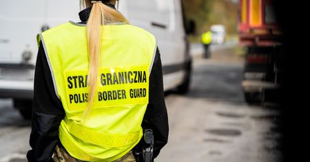 Kurierzy z Ukrainy przewozili Rosjan przez zieloną granicę". Straż Graniczna rozbiła nielegalny transport