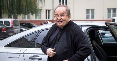 Rydzyk liczy pieniądze. TV Trwam otrzymała gigantyczne sumy od rządu