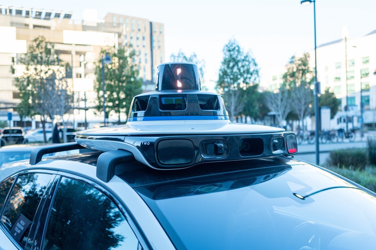 SafeDrive ma poprawić bezpieczeństwo samochodów. Nowy model AI