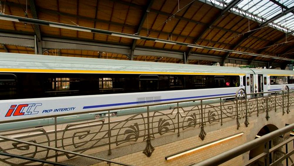 MON chce mieć swoje własne wagony do przewozu żołnierzy. Do tej pory je wynajmował.